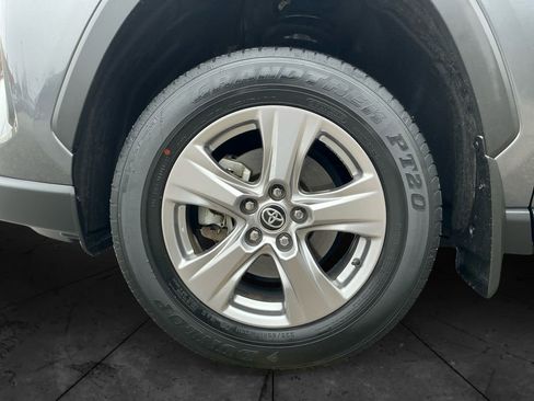 Certified 2022 Toyota RAV4 XLE w/ Convenience Package image 16