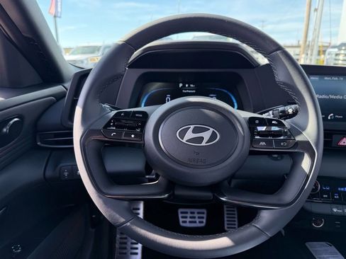 Certified 2025 Hyundai Elantra Sport FWD image 13