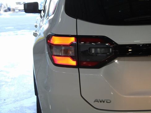 Used 2025 Honda Pilot EX-L image 45