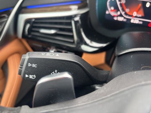 Used 2023 BMW 530i xDrive 530i xDrive w/ Premium Package image 23