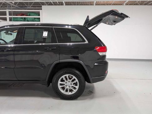 Used 2019 Jeep Grand Cherokee Laredo image 10