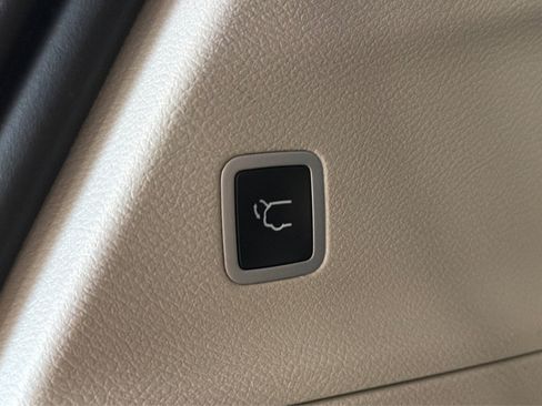Used 2023 Chrysler Pacifica Limited FWD image 51