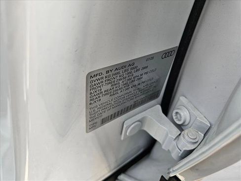 Used 2025 Audi Q5 Premium w/ Convenience Package image 26