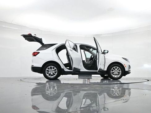 Used 2022 Chevrolet Equinox LT image 44