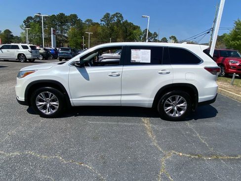 Used 2016 Toyota Highlander Plus AWD/4WD image 5