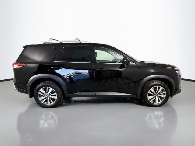 Used 2025 Nissan Pathfinder SL AWD/4WD image 8