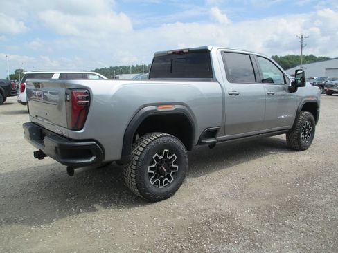 New 2026 GMC Sierra 2500 AT4X AWD/4WD image 4