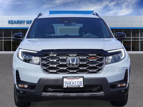 Used 2023 Honda Passport TrailSport image 2