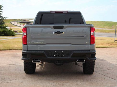 Used 2024 Chevrolet Silverado 1500 LT Trail Boss w/ Convenience Package II AWD/4WD image 12