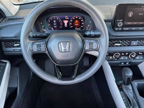 Used 2025 Honda Accord SE image 14