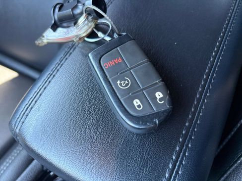 Used 2025 Jeep Compass Limited AWD/4WD image 25