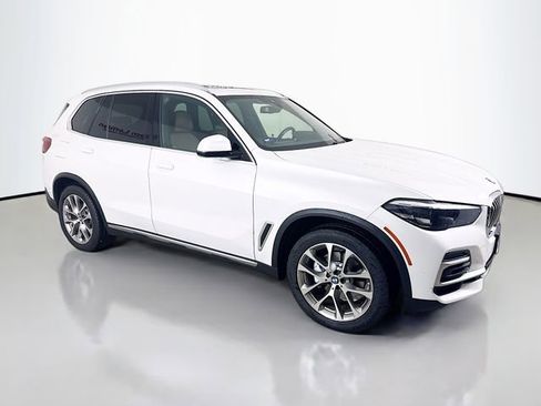 Used 2022 BMW X5 xDrive40i w/ Premium Package image 1