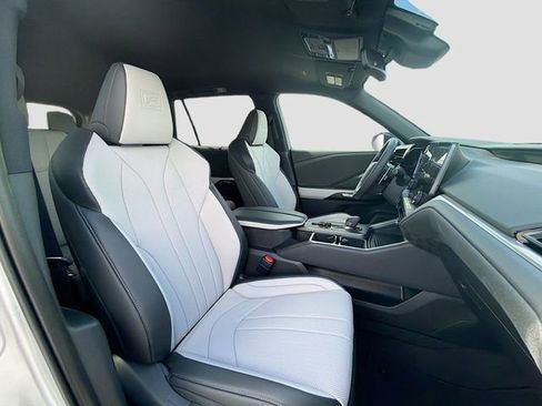 New 2026 Lexus TX 500h AWD image 16