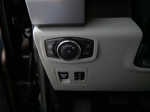Used 2020 Ford F150 XLT w/ Equipment Group 302A Luxury AWD/4WD image 26