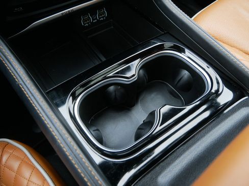 Used 2022 Chrysler Pacifica Pinnacle image 32