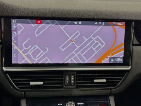 Certified 2019 Porsche Cayenne E-Hybrid AWD/4WD image 23