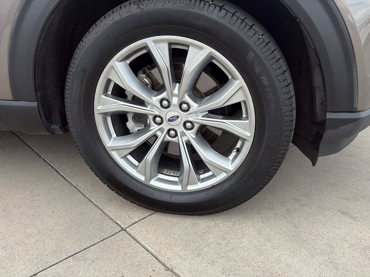 Used 2021 Ford Explorer Limited AWD/4WD image 9