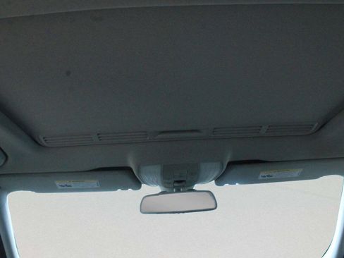 Used 2014 Mercedes-Benz E 350 4MATIC Sedan image 8