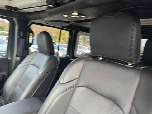Used 2021 Jeep Wrangler Unlimited Sahara image 24