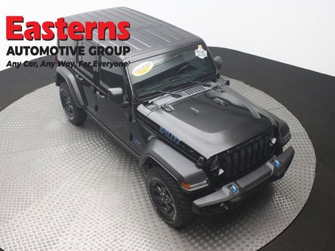 Used 2023 Jeep Wrangler Unlimited w/ Dual Top Group image 3