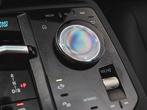 Used 2024 BMW iX xDrive50 w/ Premium Package image 27