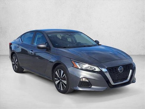 Used 2021 Nissan Altima 2.5 SV image 3
