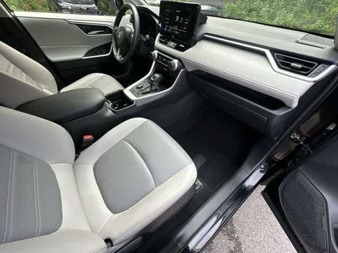 Used 2025 Toyota RAV4 XLE Premium w/ Weather Package AWD/4WD image 19