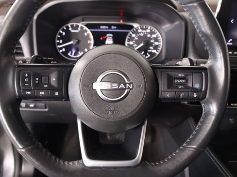 Used 2023 Nissan Rogue SL AWD/4WD image 3