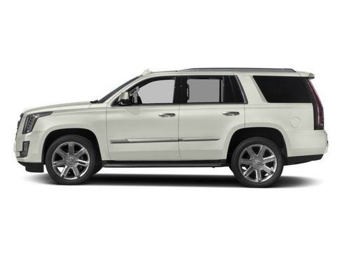 Used 2017 Cadillac Escalade Luxury RWD image 3