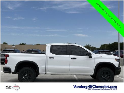 New 2026 Chevrolet Silverado 1500 ZR2 AWD/4WD image 3