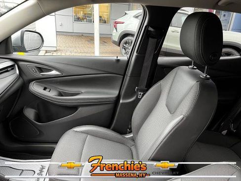 Used 2025 Buick Encore GX Preferred AWD/4WD image 17