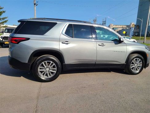 Used 2023 Chevrolet Traverse LT image 6
