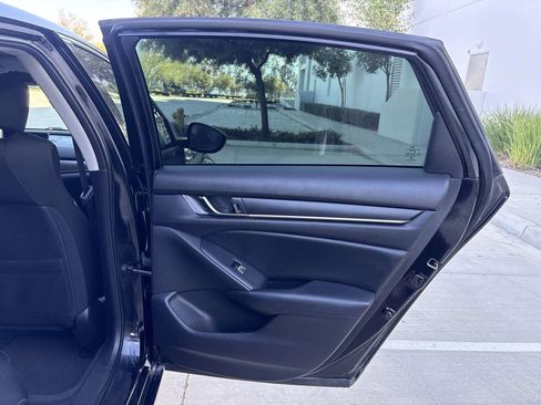 Used 2018 Honda Accord LX image 13