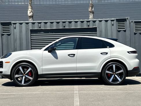 Used 2026 Porsche Cayenne S AWD/4WD image 2