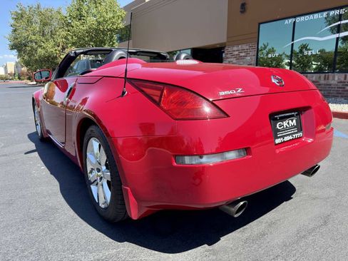 Used 2005 Nissan 350Z Touring image 17