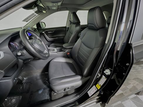 Used 2023 Toyota RAV4 XLE Premium image 15