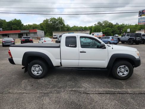 Used 2015 Toyota Tacoma 4x4 Access Cab w/ Convenience Package image 5