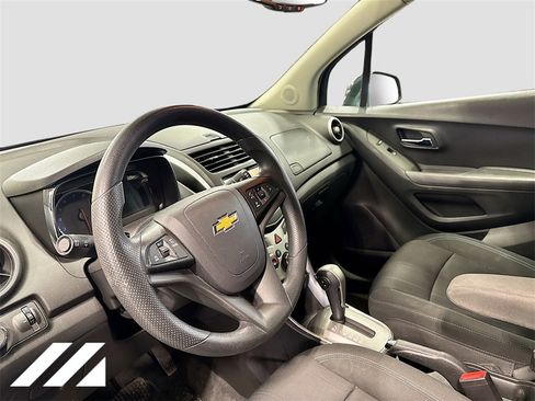 Used 2015 Chevrolet Trax LT image 9