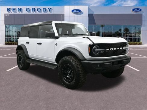 New 2026 Ford Bronco Outer Banks w/ Sasquatch Package AWD/4WD image 1