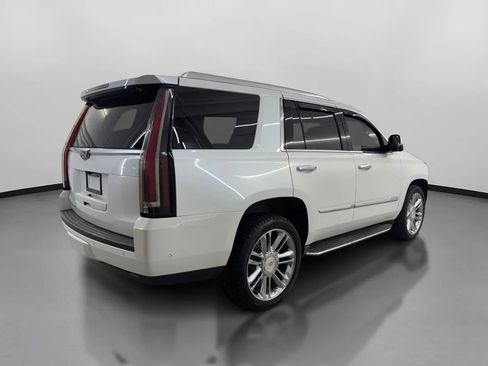Used 2017 Cadillac Escalade Premium Luxury AWD/4WD image 10