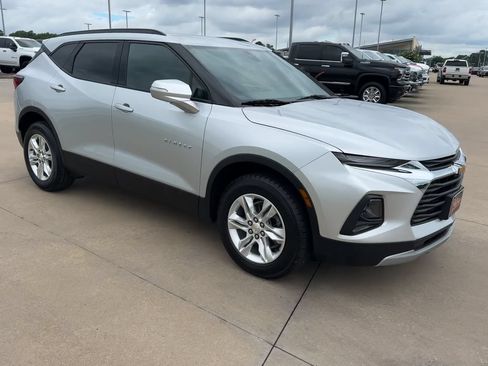 Used 2022 Chevrolet Blazer LT FWD image 3
