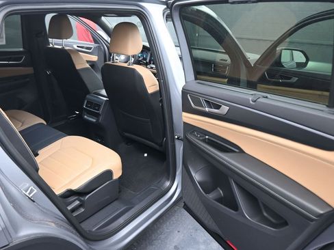 New 2026 Volkswagen Atlas Cross Sport SEL AWD/4WD image 42