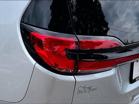 Used 2024 Chrysler Pacifica Touring-L FWD image 23