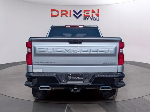 New 2026 Chevrolet Silverado 1500 Custom Trail Boss w/ LPO, Dark Essentials Package image 4