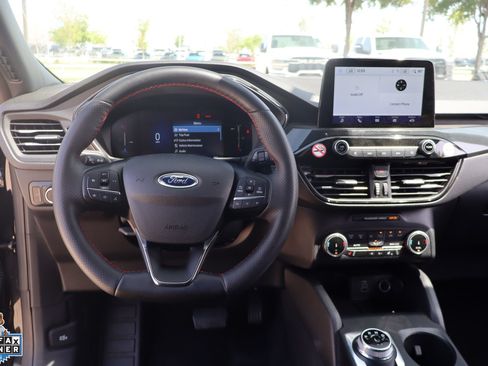 Used 2025 Ford Escape ST-Line Select AWD/4WD image 17