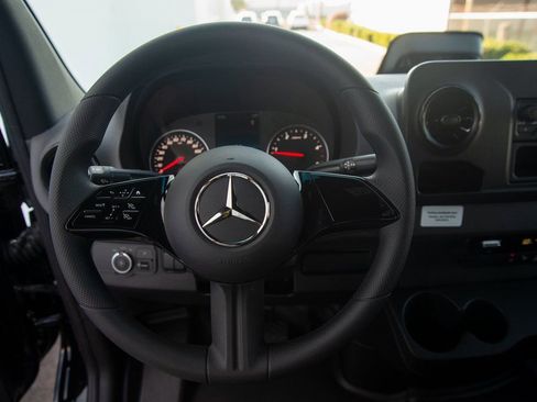 New 2025 Mercedes-Benz Sprinter 2500 image 39