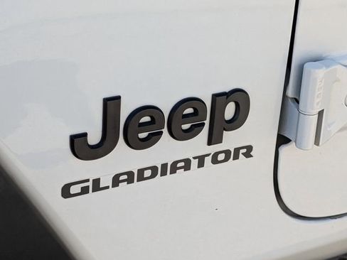 Used 2021 Jeep Gladiator Sport w/ Trailer Tow Package AWD/4WD image 7