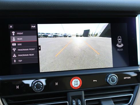 New 2026 Porsche Macan image 17