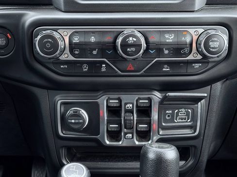 Used 2022 Jeep Wrangler Unlimited Sport AWD/4WD image 35