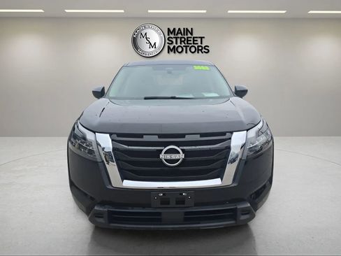 Used 2023 Nissan Pathfinder S image 8